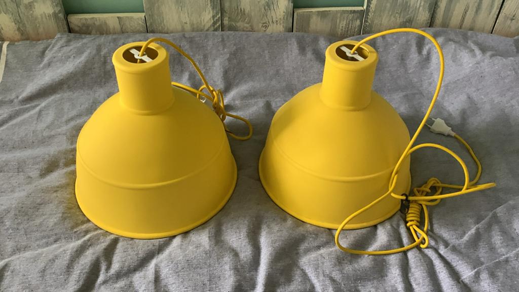 Twee MUUTO Unfold hanglampen - Geel - Ø32,5cm, Ophalen of Verzenden, Zo goed als nieuw, Kunststof, Minder dan 50 cm