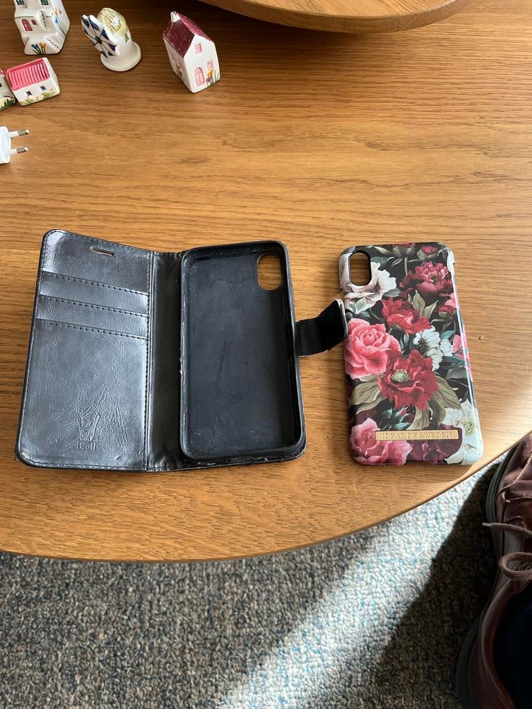2 Telefoonhoesjes voor iPhone X/XS - Zwart en Bloemenprint, Telecommunicatie, Mobiele telefoons | Hoesjes en Frontjes | Apple iPhone