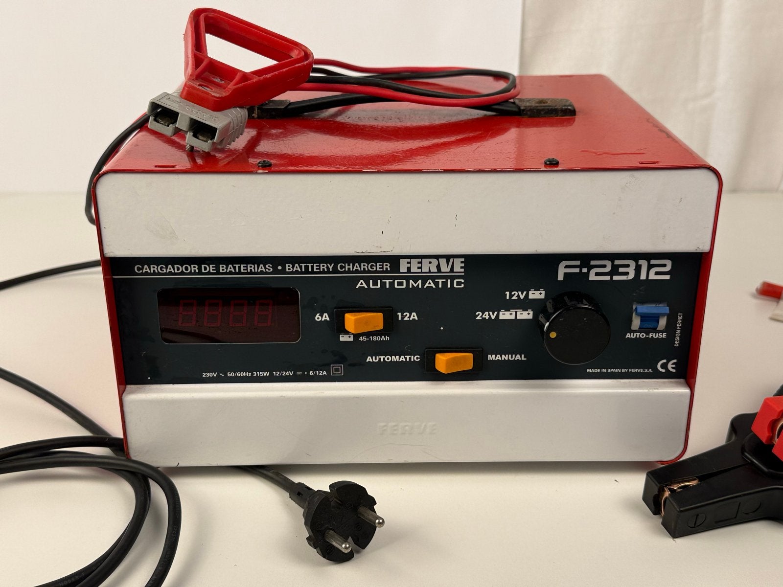 Ferve 12/24V Acculader met Anderson kabel en klemmen, Auto-onderdelen, Gebruikt, Universele onderdelen