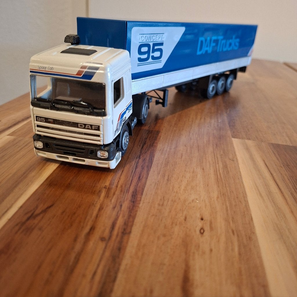DAF Trucks Concept 95 model vrachtwagen met oplegger, Ophalen of Verzenden, Zo goed als nieuw, Bus of Vrachtwagen, Tekno