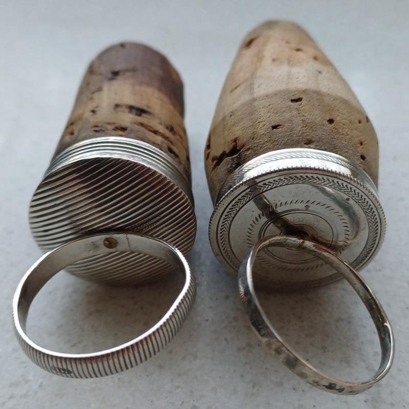 2 Antieke zilveren karaf-flesstoppers, Ophalen of Verzenden, Zilver