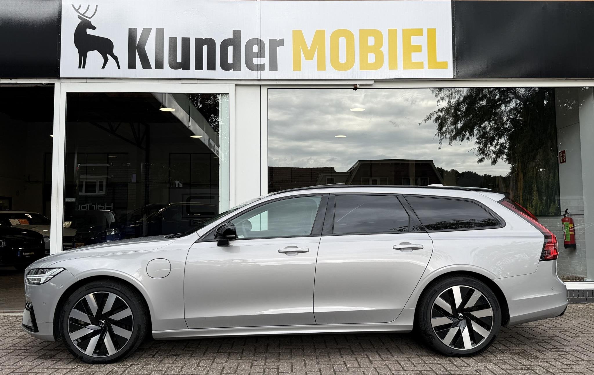 Volvo V90 2.0 T8 Plug-in hybrid AWD Ultimate Dark |HUD|Bower, Auto's, Automaat, Euro 6, 4 cilinders, 1969 cc