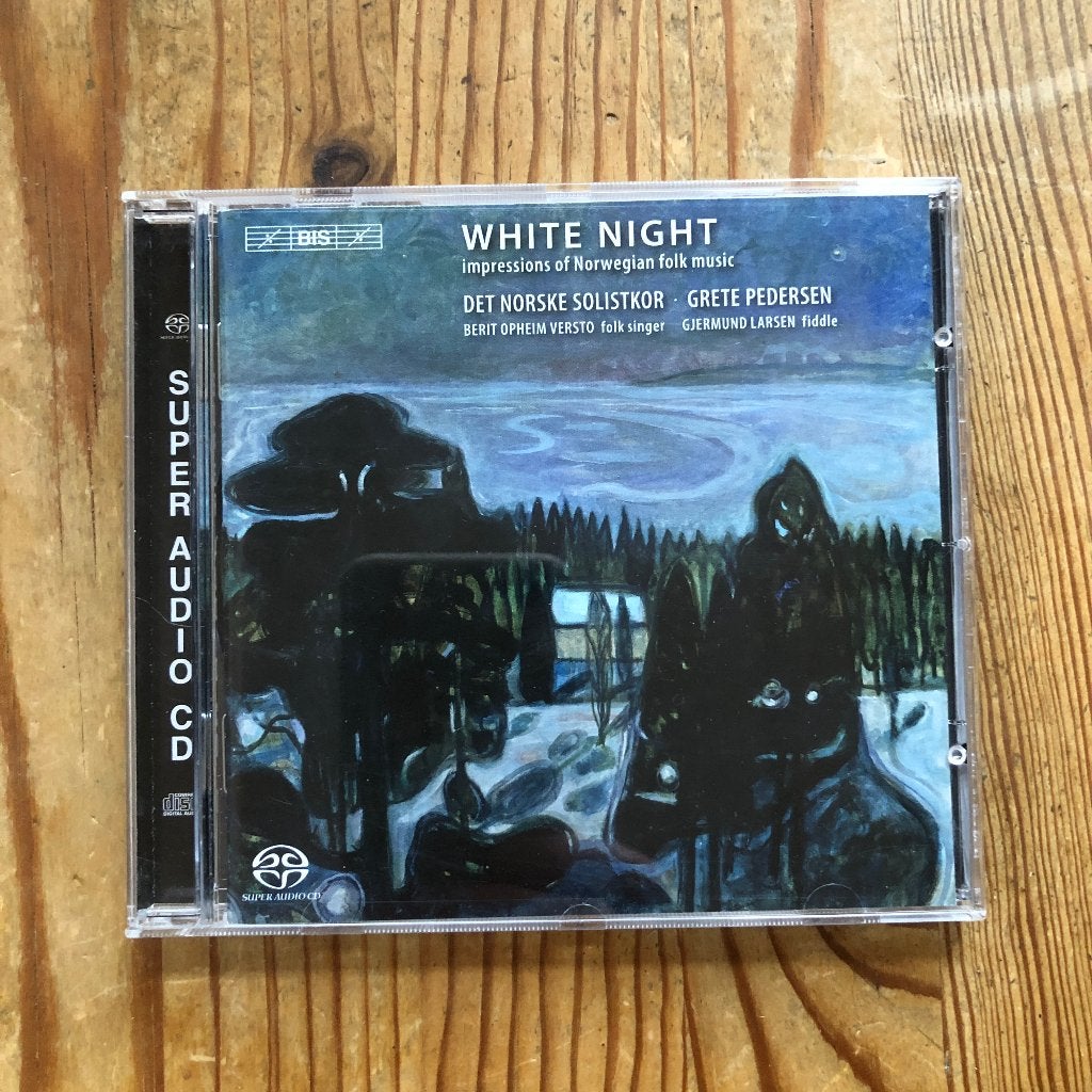 (SACD) Det Norske Solistkor, Versto, Larsen – White Night, Ophalen of Verzenden, Zo goed als nieuw