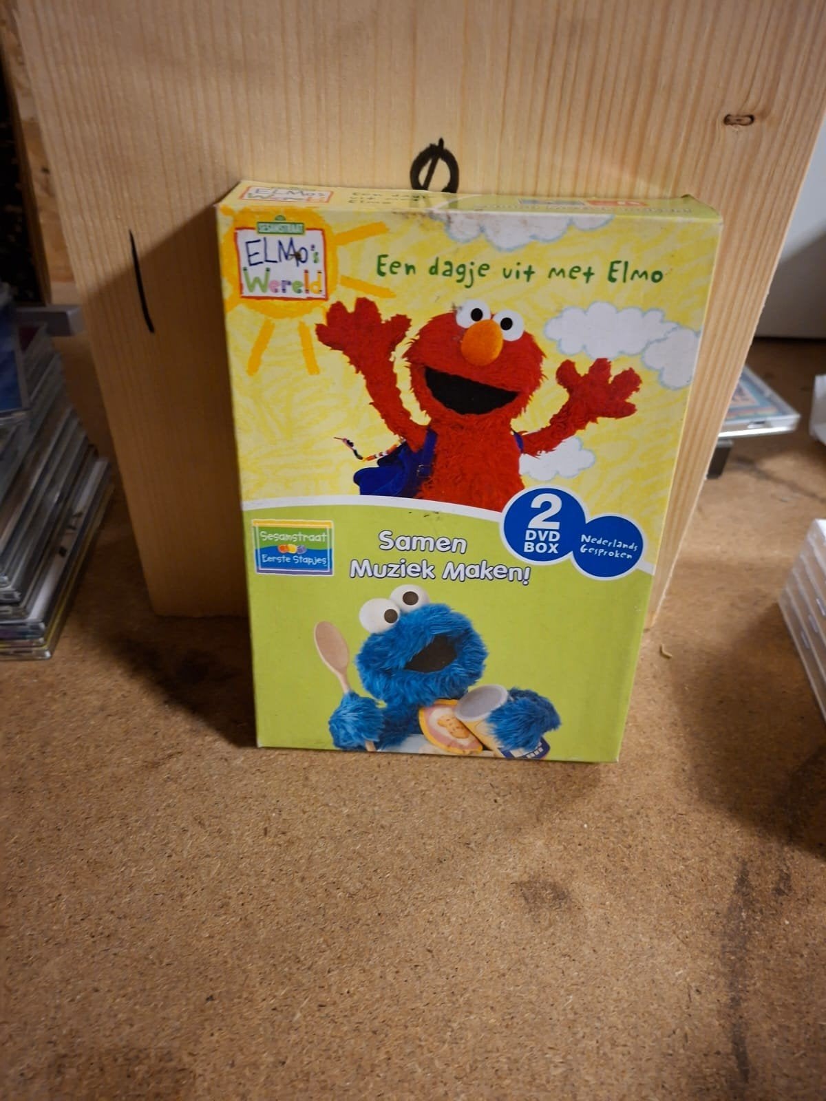 Elmo's Wereld DVD Box: Een dagje uit met Elmo & Muziek Maken, Cd's en Dvd's, Gebruikt, Verzamelbox, Alle leeftijden, Educatief
