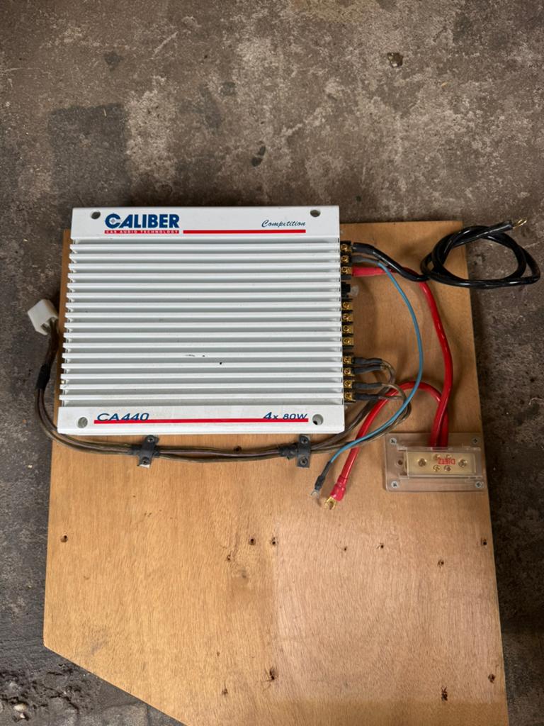 Caliber versterker CA440 4x80W, Ophalen of Verzenden