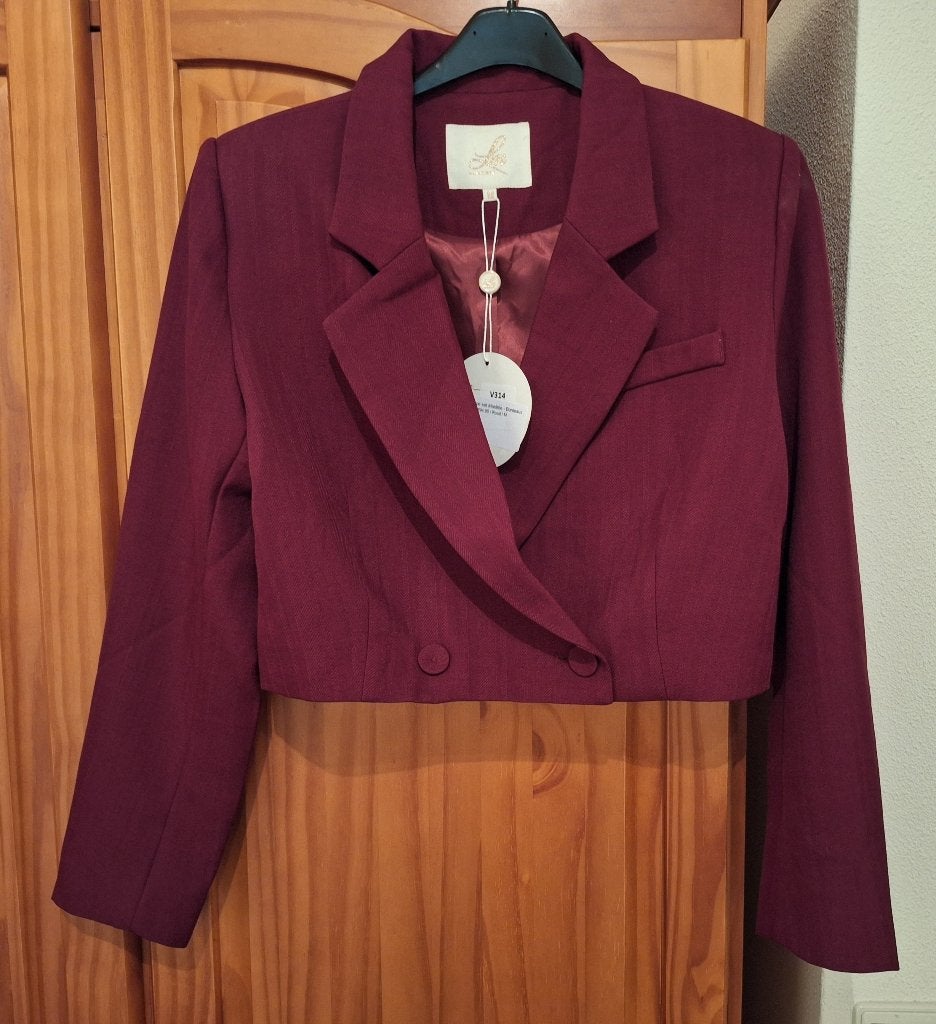 Nieuw bordeaux kort jasje maat M € 10, Maat 38/40 (M), Overige kleuren, Nieuw, Ophalen of Verzenden