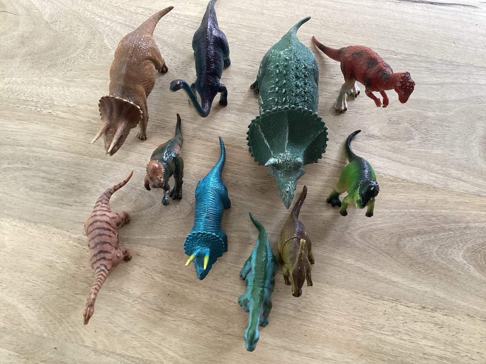 Grote speelgoeddino’s 10 stuks!, Ophalen of Verzenden, Gebruikt
