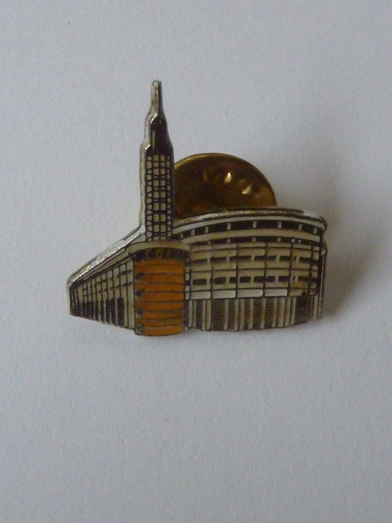 speldje Stadhuis Apeldoorn, Verzamelen, Speldjes, Pins en Buttons, Ophalen of Verzenden, Gebruikt, Stad of Land, Speldje of Pin