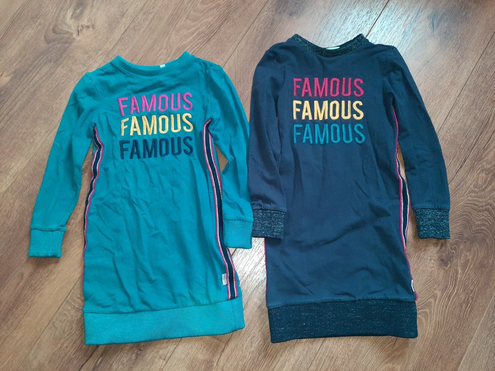 Tweeling meisjes jurkjes Orange stars maat 128/134., Ophalen of Verzenden, Zo goed als nieuw, Kleding