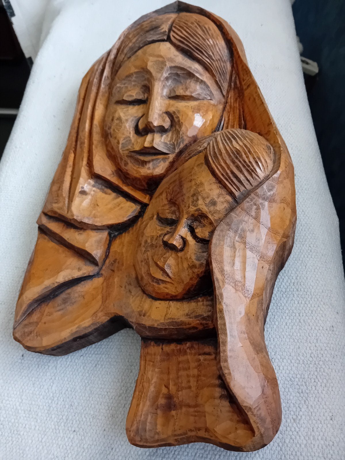 Groot houten Mariabeeld met kind ,hoogte 45 cm,breedte 22 cm, Ophalen of Verzenden, Handgemaakt, 20 - 50 cm, Beeld