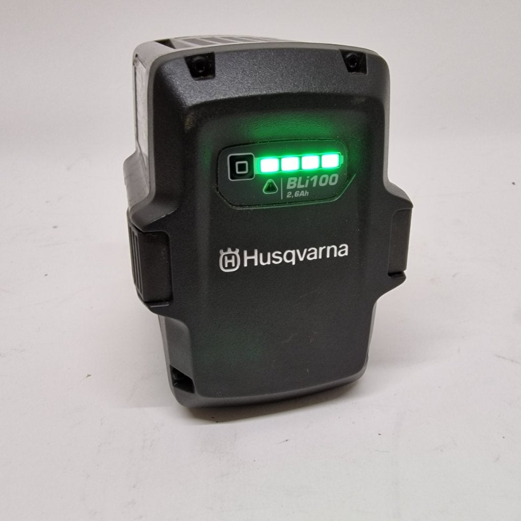 Husqvarna Accu BLi100 | Nette Staat, Flex Ltd., Zo goed als nieuw, https://flex.com/contact-us, Nobelstraat 10, 5807 GA Oostrum LB, Limburg, Nederland