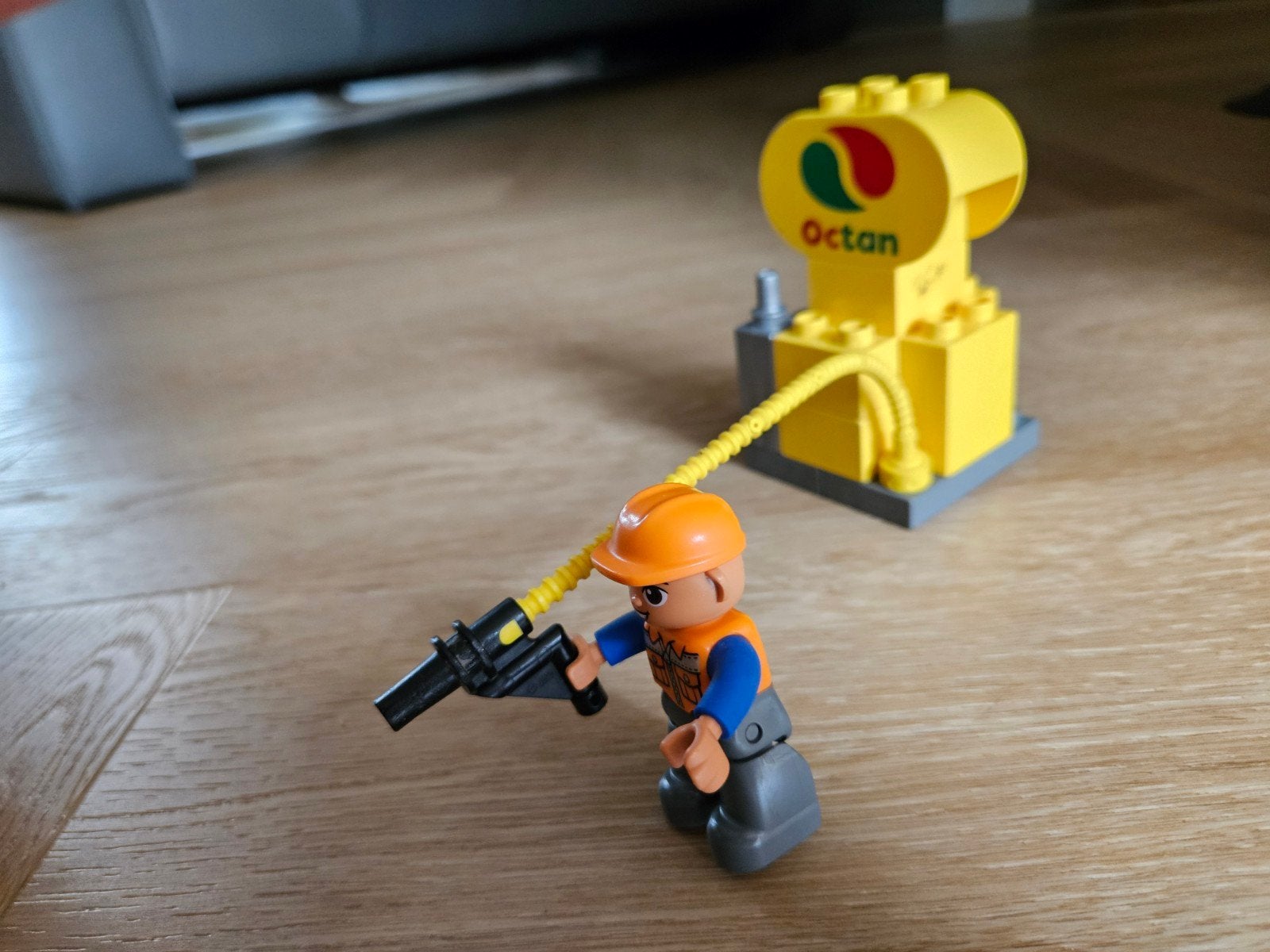 Lego Duplo Octan tankstation met figuur, Ophalen of Verzenden, Gebruikt