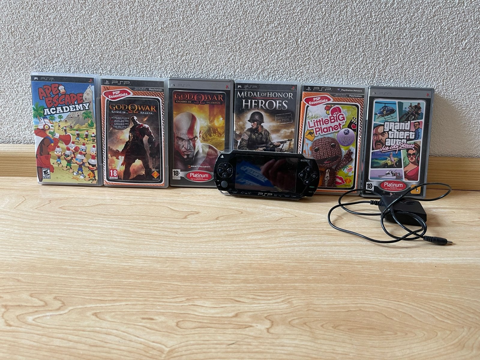 Sony PSP met games en oplader, Spelcomputers en Games, Spelcomputers | Sony PSP, Ophalen, Gebruikt, Met games, PSP 3000