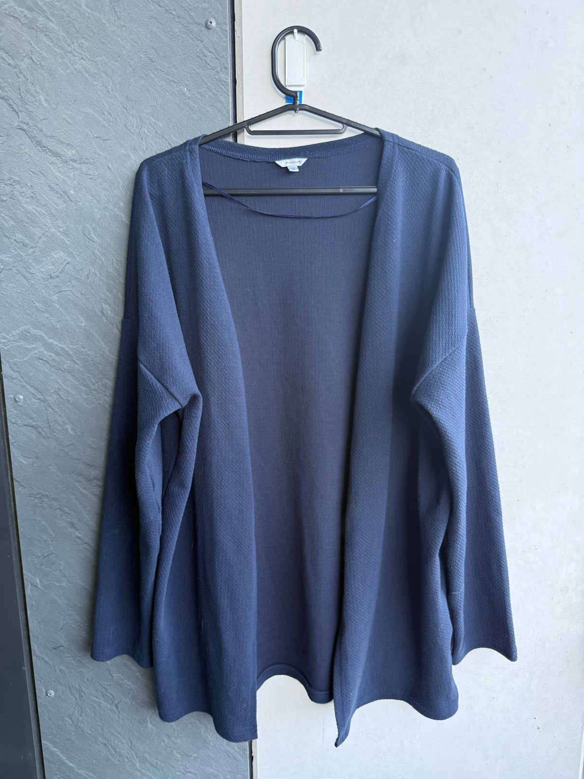 Donkerblauwe gebreide cardigan, maat S prenatal, Ophalen of Verzenden, Zo goed als nieuw, Maat 36 (S), Blauw