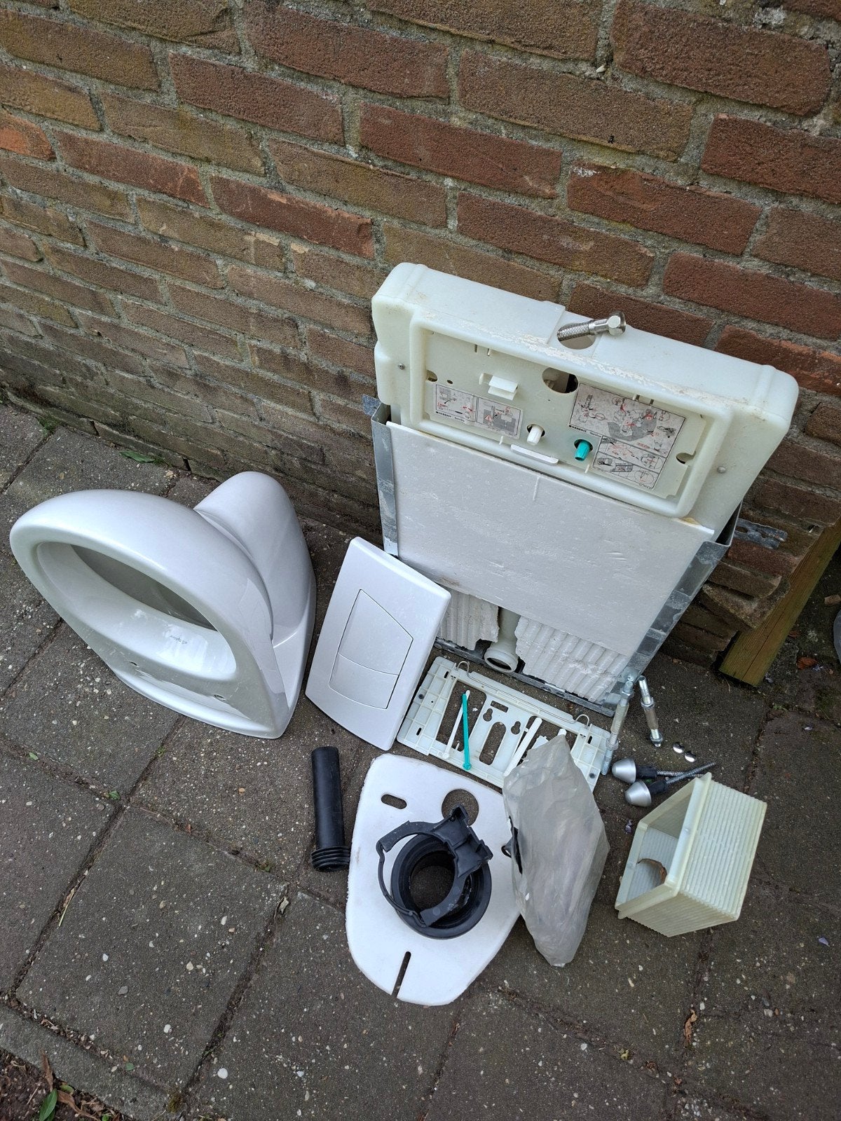 Sphinx laaghangend toilet incl Geberit spoelunit., Ophalen, Zo goed als nieuw, Toilet