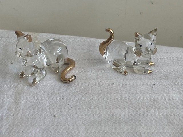 2 Glazen Poezenbeeldjes met gouden accenten, Ophalen of Verzenden