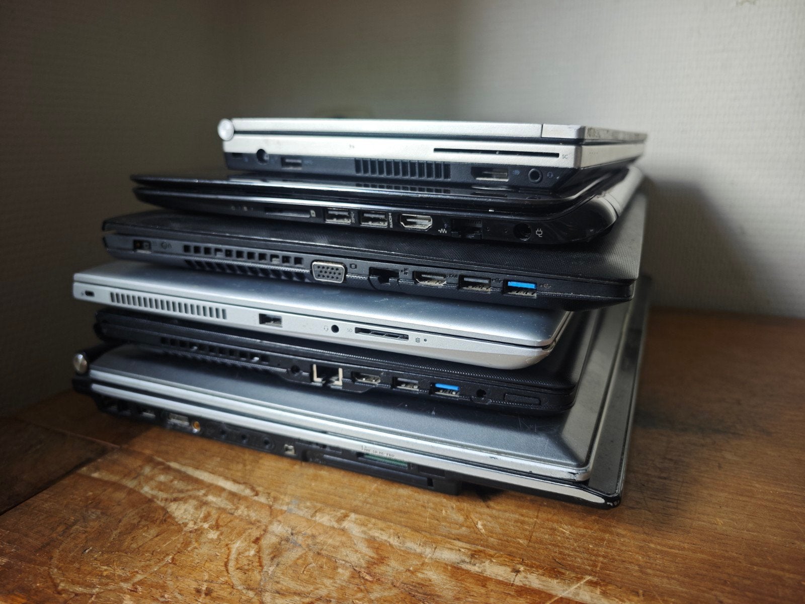 Partij laptops met kleine defecten en/of defecte accu's, HP, Asus, diverse, 2 tot 3 Ghz, ., Ophalen of Verzenden