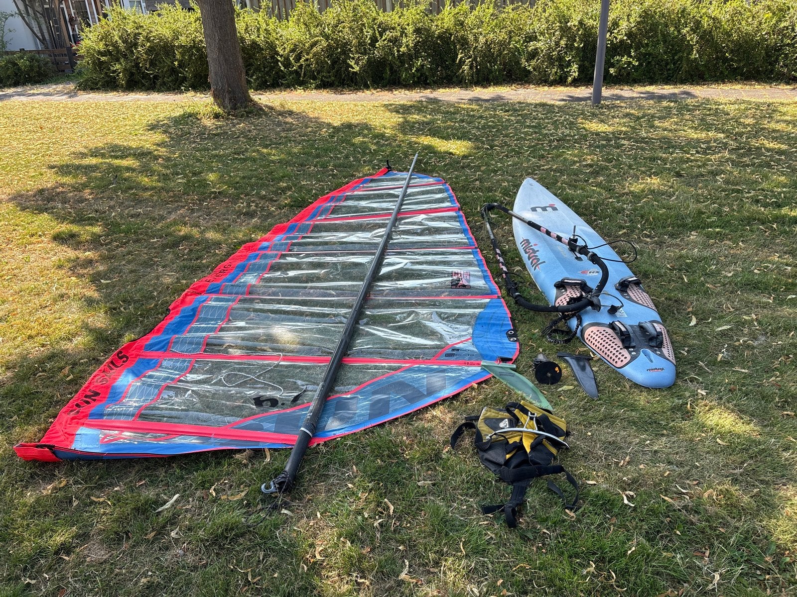 Complete Windsurf Set - Ideaal voor beginners en gevorderden, Watersport en Boten, Windsurfen, Ophalen, Mistral, Gebruikt, 6.5 m² tot 8 m²