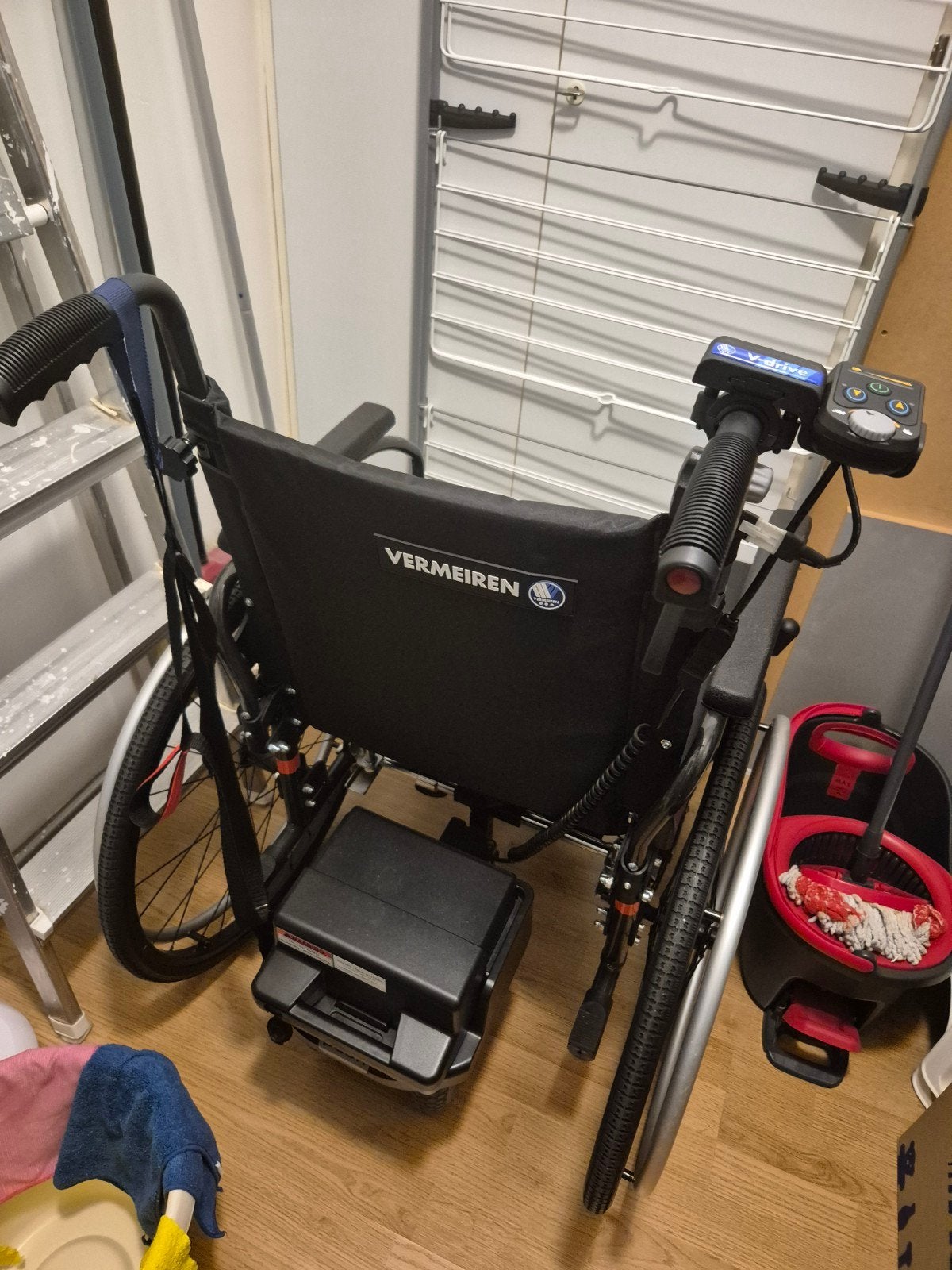 vermeiren D200 incl. motor, Ophalen, Inklapbaar, Zo goed als nieuw, Duwrolstoel
