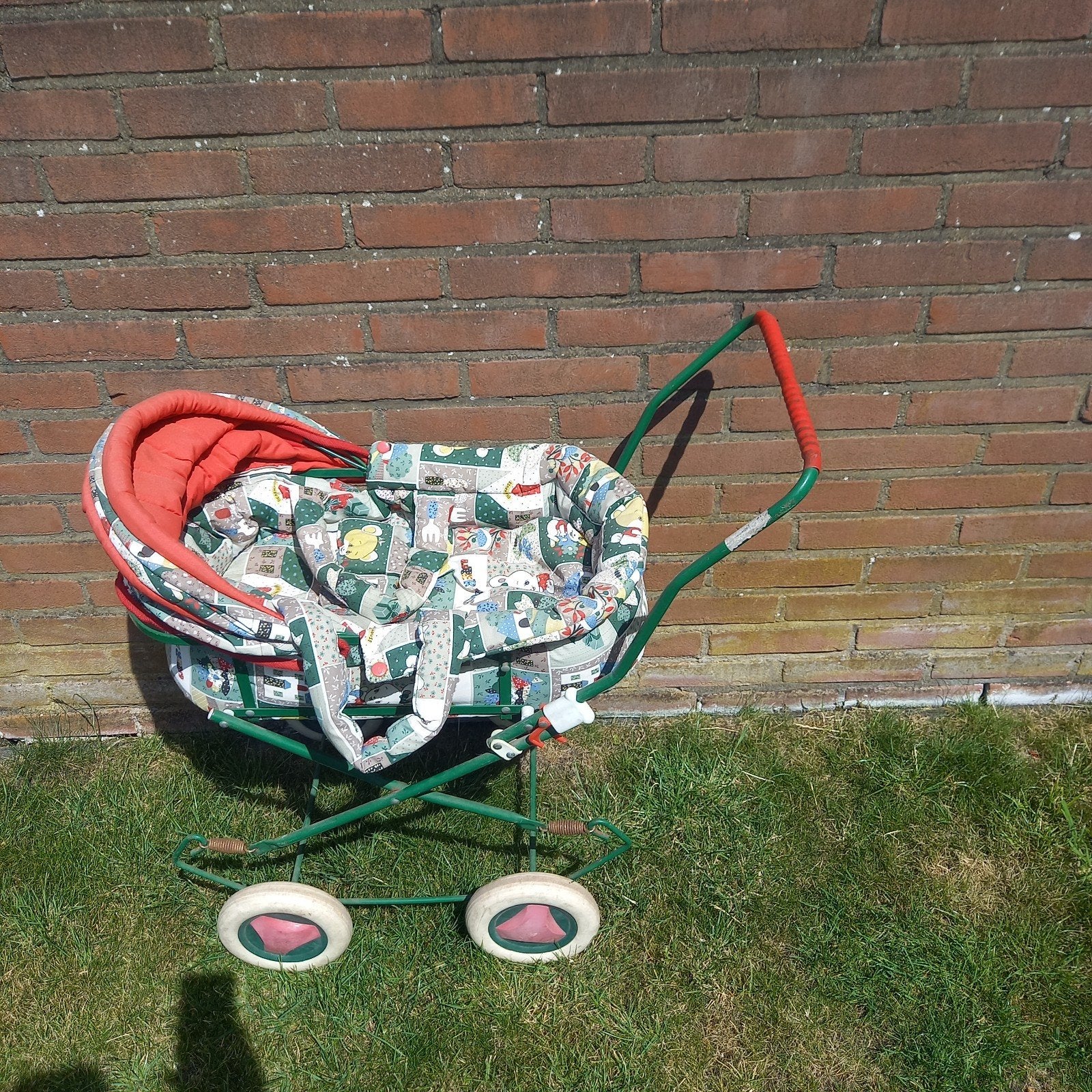 Vintage poppenwagen met draagmand, Ophalen, Gebruikt, Babypop