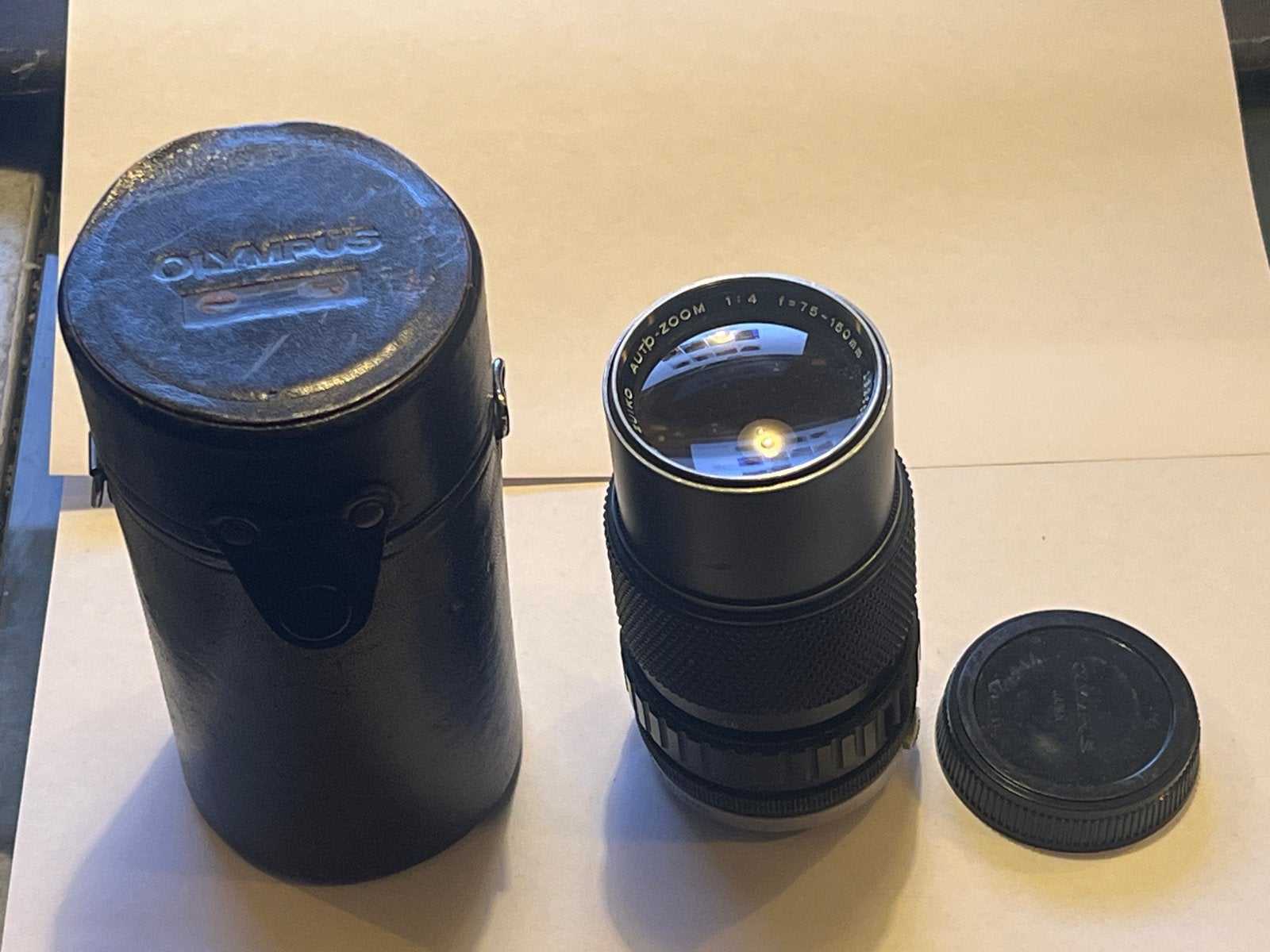 Olympus Auto-Zoom 75-150mm f/4 lens met koker, Audio, Tv en Foto, Gebruikt, Olympus, Overige vattingen, Lensdoppen