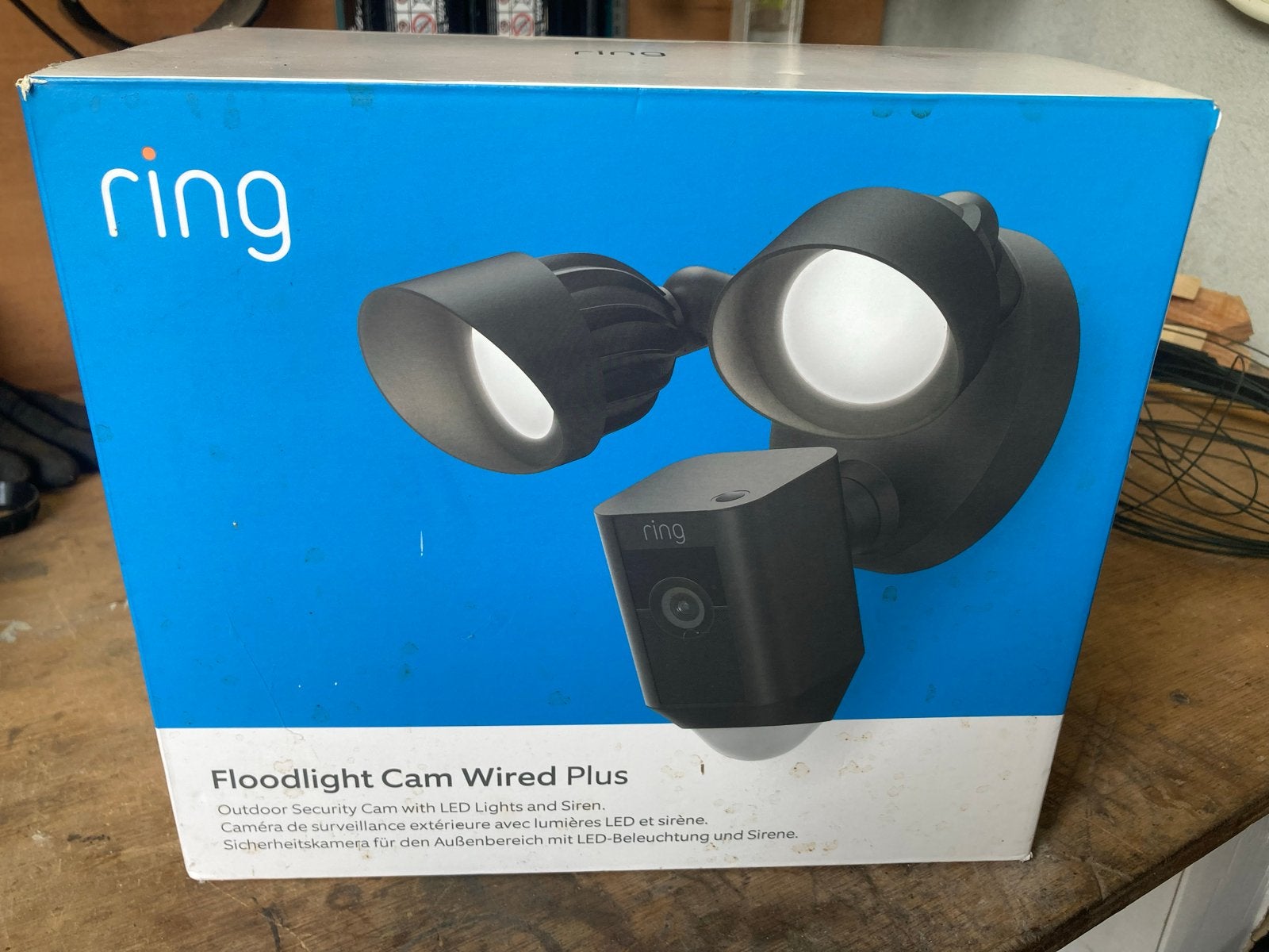 Ring Floodlight Cam Wired Plus - Buitenbeveiligingscamera, Beweging, Nieuw, Ophalen of Verzenden, Compleet systeem