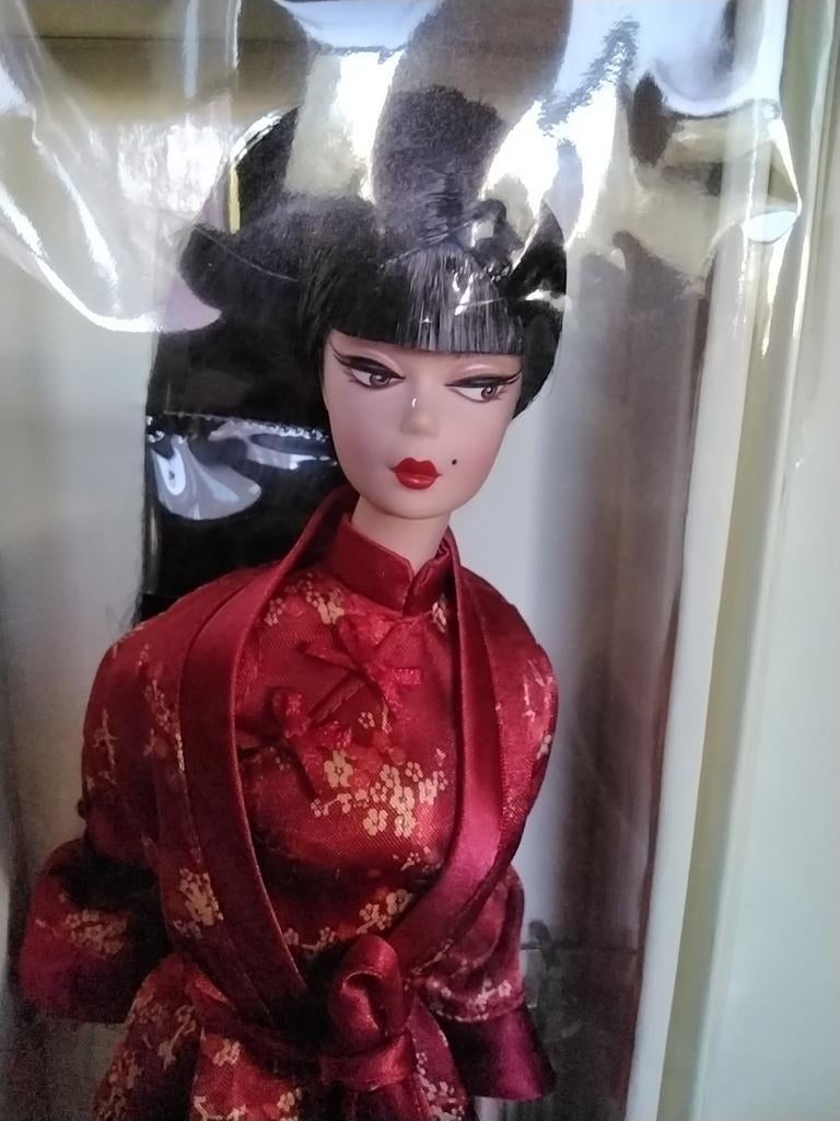 Barbie silkstone  Fashion Model Red moon NRFB, Verzamelen, Ophalen of Verzenden, Nieuw, Fashion Doll