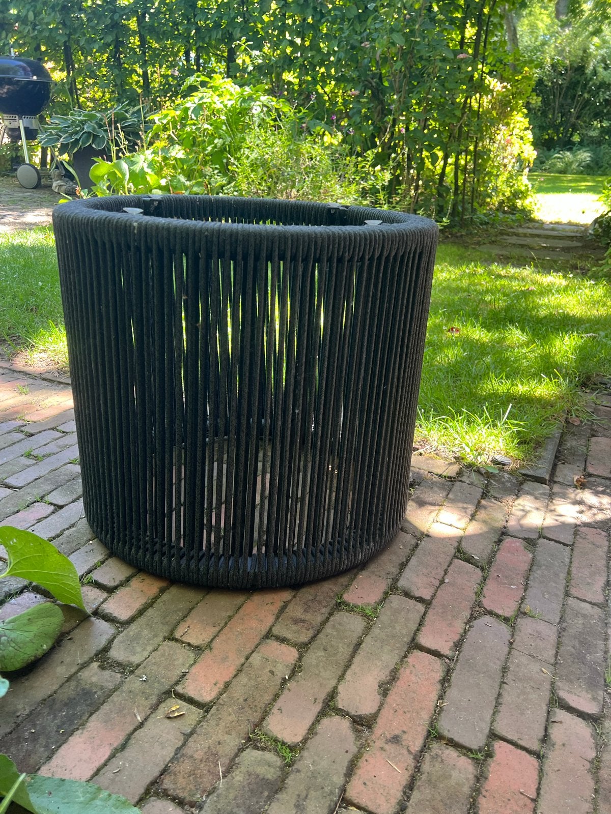 Zwarte ronde bijzettafeltje voor buiten, Zwart, Ophalen of Verzenden, Zo goed als nieuw, Modern