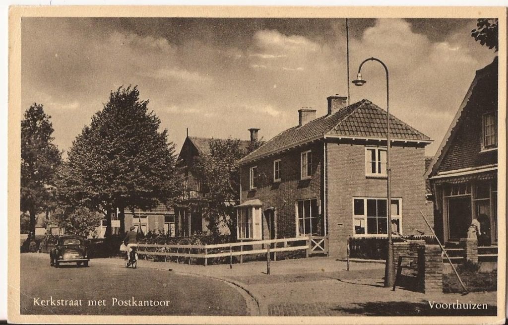 VOORTHUIZEN  1956 Kerkstraat met Postkantoor, Ophalen of Verzenden, 1940 tot 1960, Gelopen, Gelderland