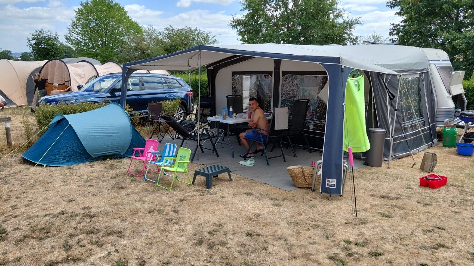TEC Sprinter Caravan uit 1997 met voortent en nieuwe banden, Treinzit, Particulier, 4 tot 5 meter, Watertank vast
