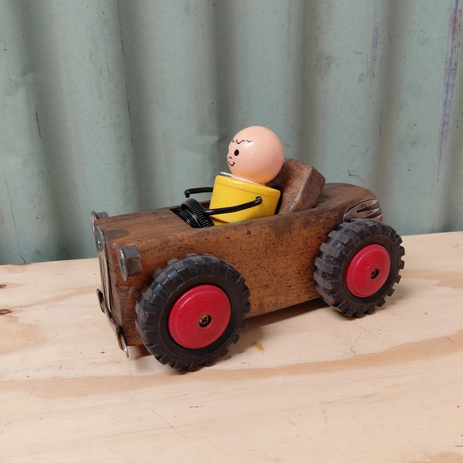 Handgemaakte houten auto van oude blokschaaf - upcycling, Overige typen, Ophalen of Verzenden, Zo goed als nieuw
