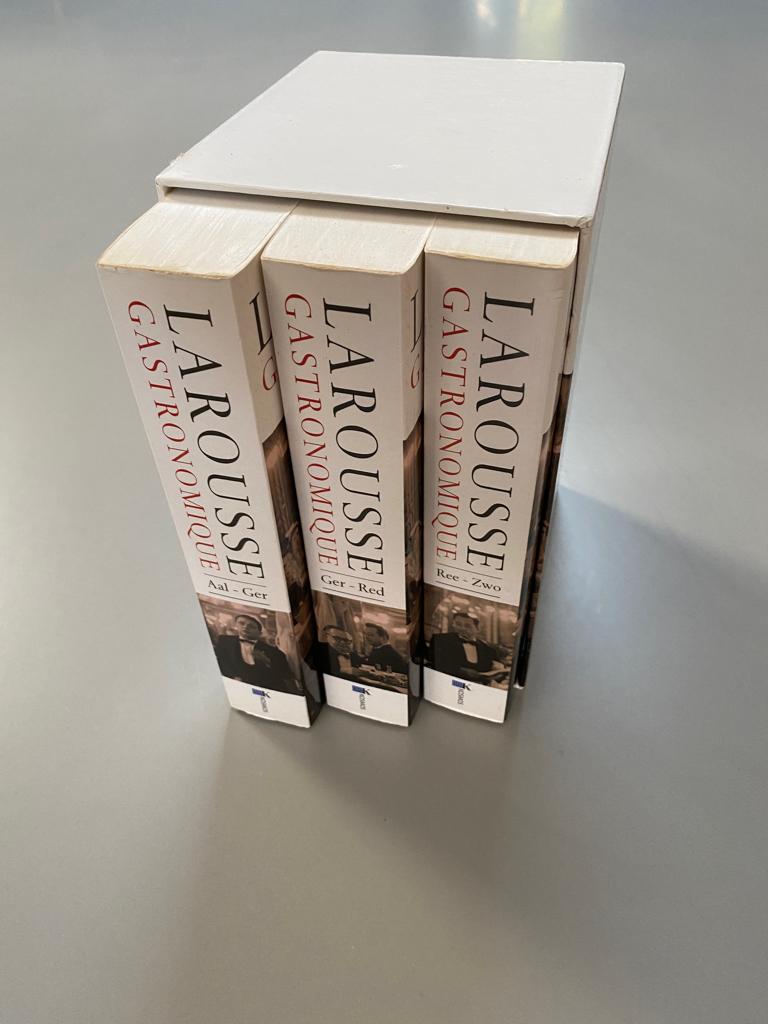 De grote Larousse gastronomique (3 delen) in cassette, Ophalen of Verzenden, Zo goed als nieuw, Europa