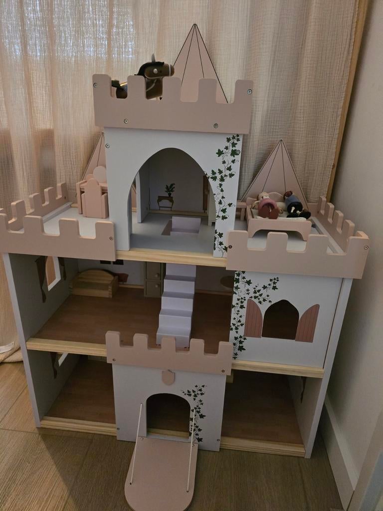 Petit amelie houten prinsessen kasteel, Ophalen, Poppenhuis