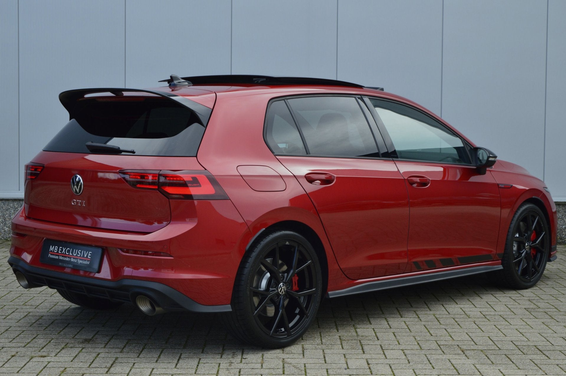Volkswagen Golf 8 2.0 TSI GTI Clubsport Akrapovic 300pk DSG7, Gebruikt, Zwart, 4 cilinders, 1984 cc