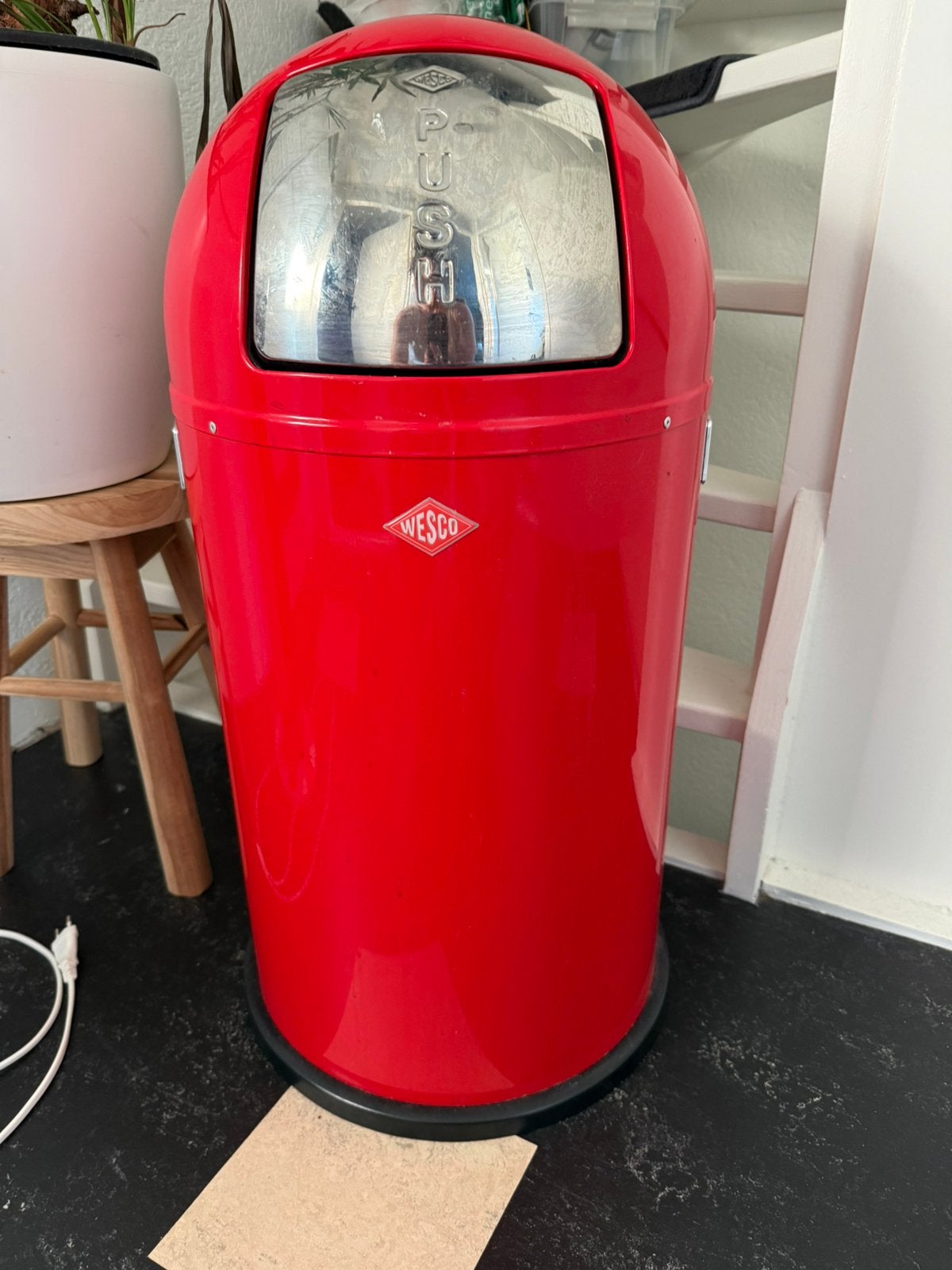 Wesco Pushboy prullenbak - 50 liter - rood, Ophalen, 50 – 75, Gebruikt, 40 liter of meer