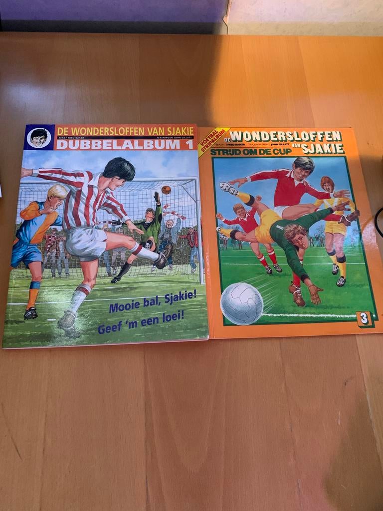 De Wondersloffen van Sjakie - Dubbelalbum 1 & Strijd om de C, Boeken, Stripboeken, Meerdere stripboeken, Ophalen of Verzenden