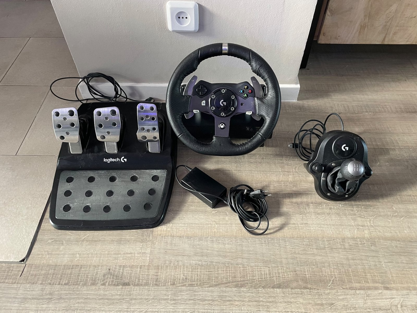 Logitech G920 Driving Force racestuur met pedalen en shifter, Spelcomputers en Games, Ophalen, Racestuur, Gebruikt, Xbox