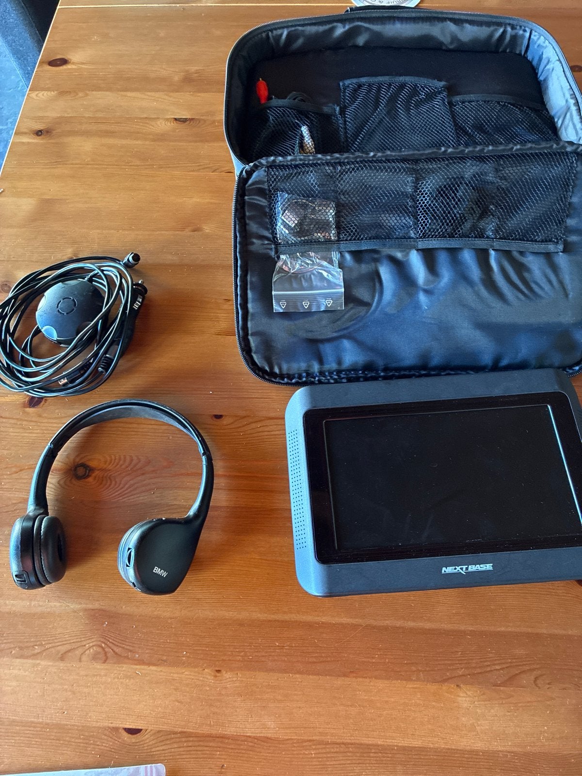 BMW DVD-Systeem met 2 schermen,accessoires en 3 koptelefoons, Gebruikt, Draagbaar, Ophalen, Overige merken