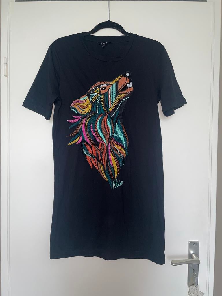 Nikkie zwarte wolf steentjes t-shirt jurk dress mt 34, Zwart, Ophalen of Verzenden, Zo goed als nieuw, Nikkie