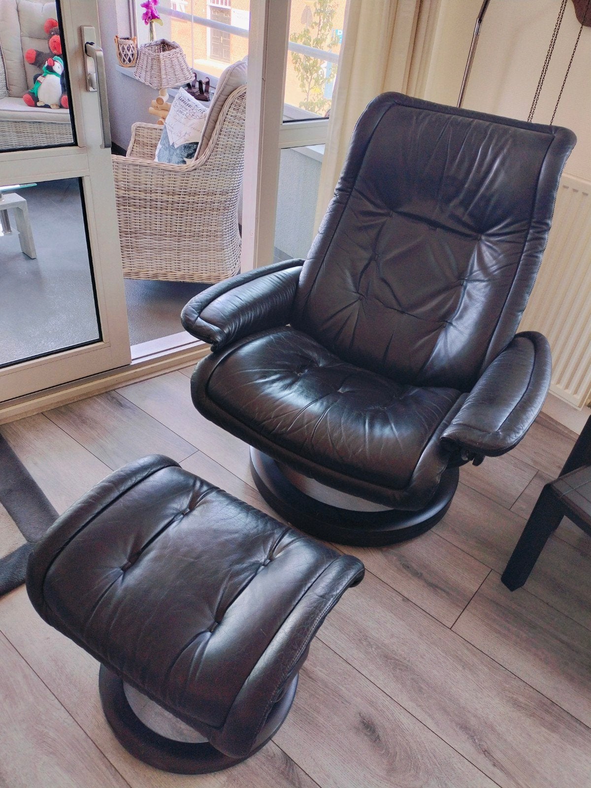 Stressless relax fauteuil met hocker, zwart leer, Huis en Inrichting, Fauteuils, Ophalen, Gebruikt, Leer