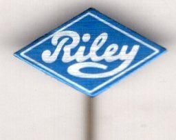 Riley blauw op blik brommer speldje ( C_214), Ophalen of Verzenden, Zo goed als nieuw, Transport, Speldje of Pin