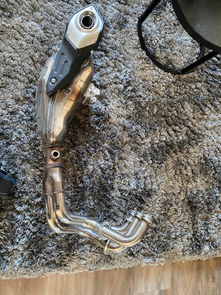 Als nieuw Orginele MT-09 uitlaat, Motoren, Onderdelen | Yamaha, Ophalen of Verzenden, Nieuw