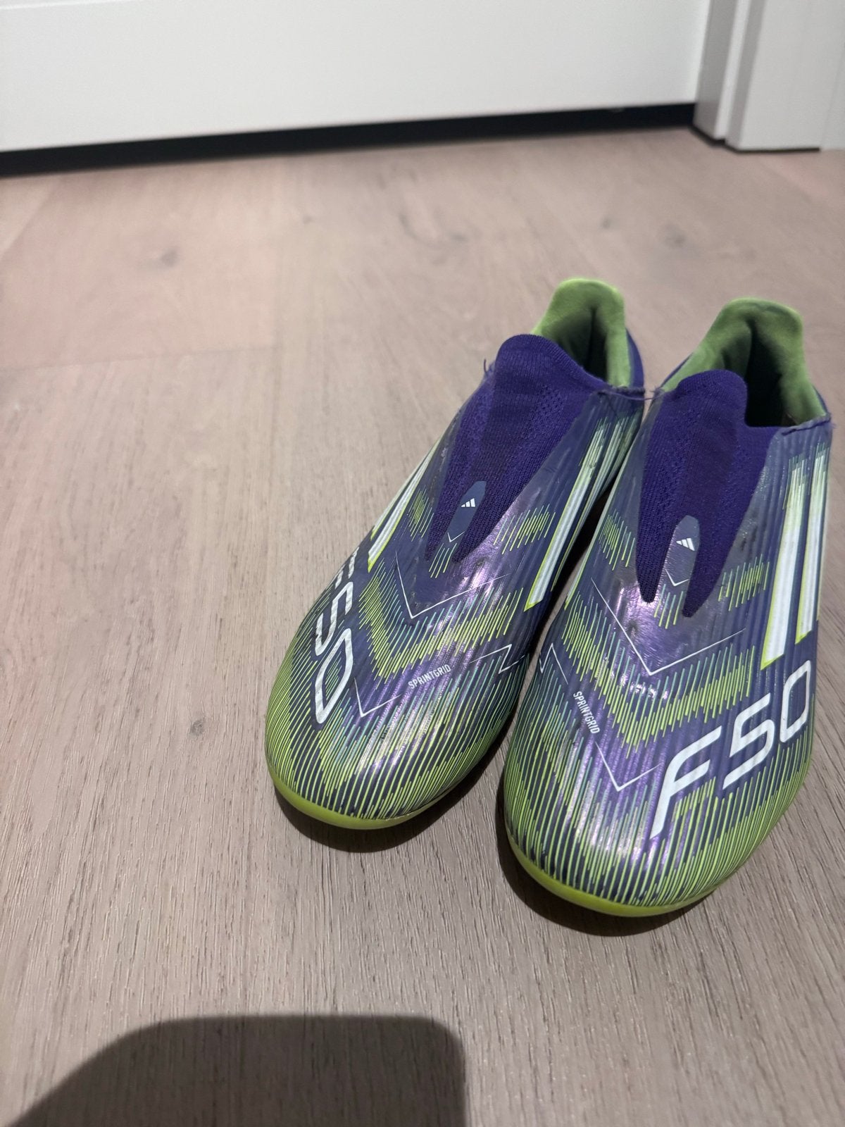 Adidas F50 Voetbalschoenen - Paars/Geel, Maat XS of kleiner, Schoenen, Ophalen of Verzenden, Zo goed als nieuw