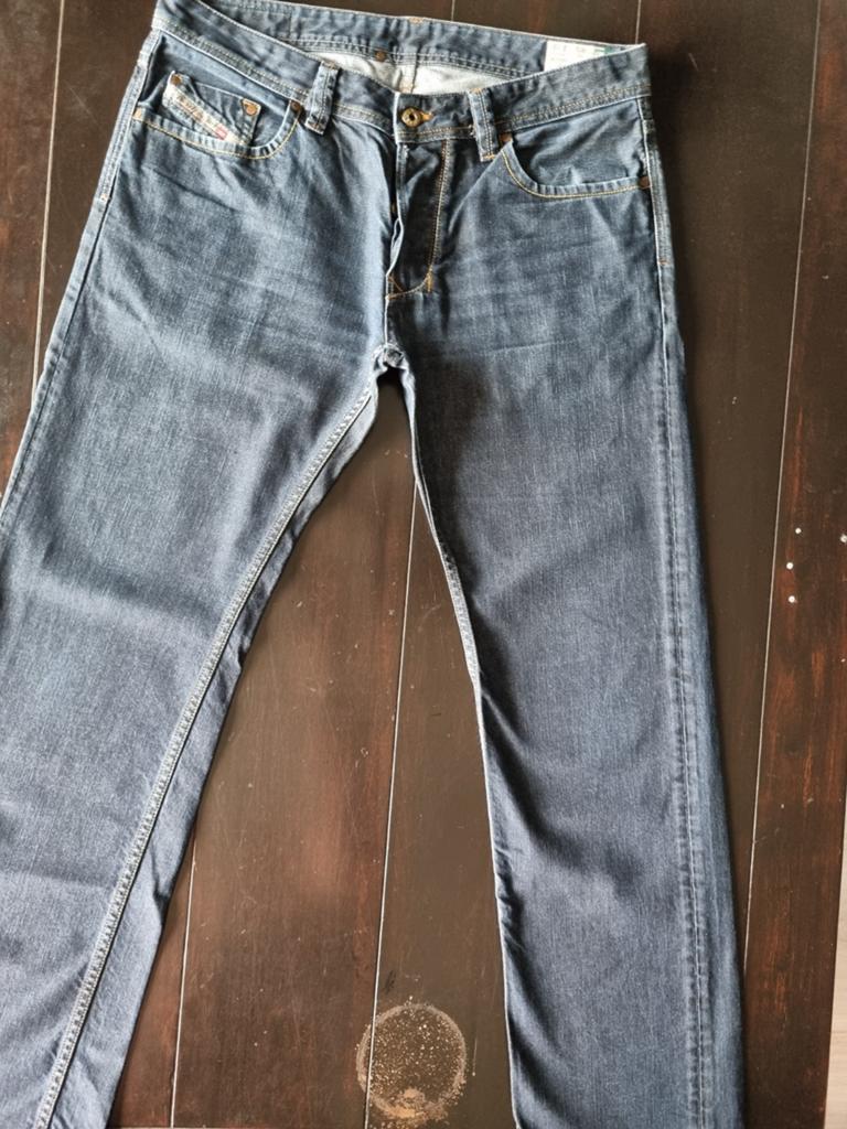 ZGAN CLASSIC DIESEL LARKEE REGULAR STRAIGHT JEANS SIZE 34/32, Kleding | Heren, Spijkerbroeken en Jeans, Diesel, Blauw, Ophalen of Verzenden