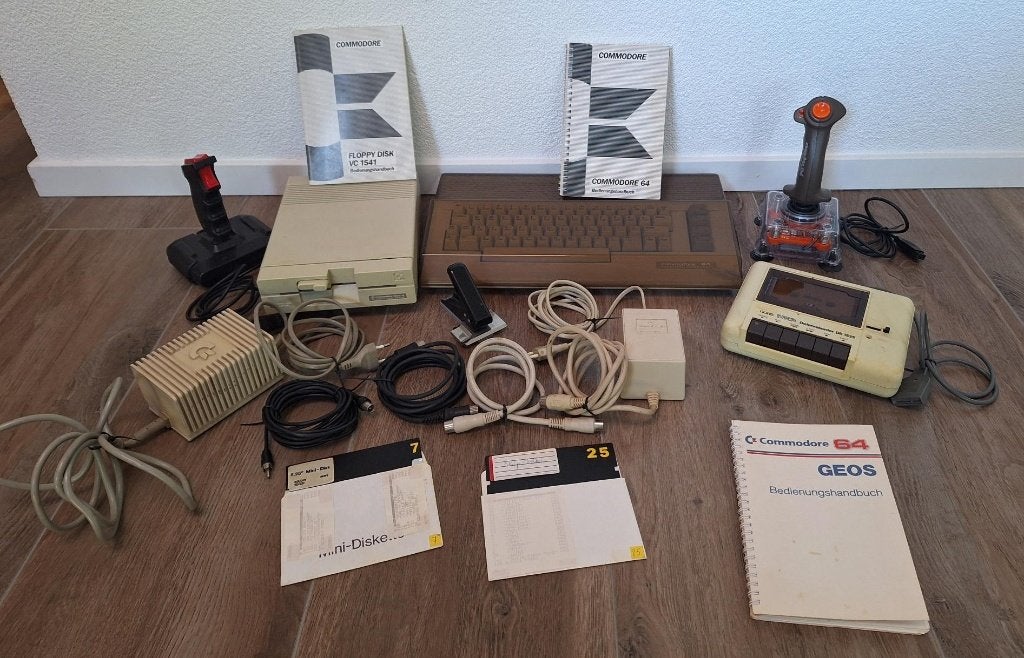 Commodore 64 met toebehoren - Complete set, Spelcomputers en Games, Spelcomputers | Overige, Ophalen of Verzenden, Overige merken