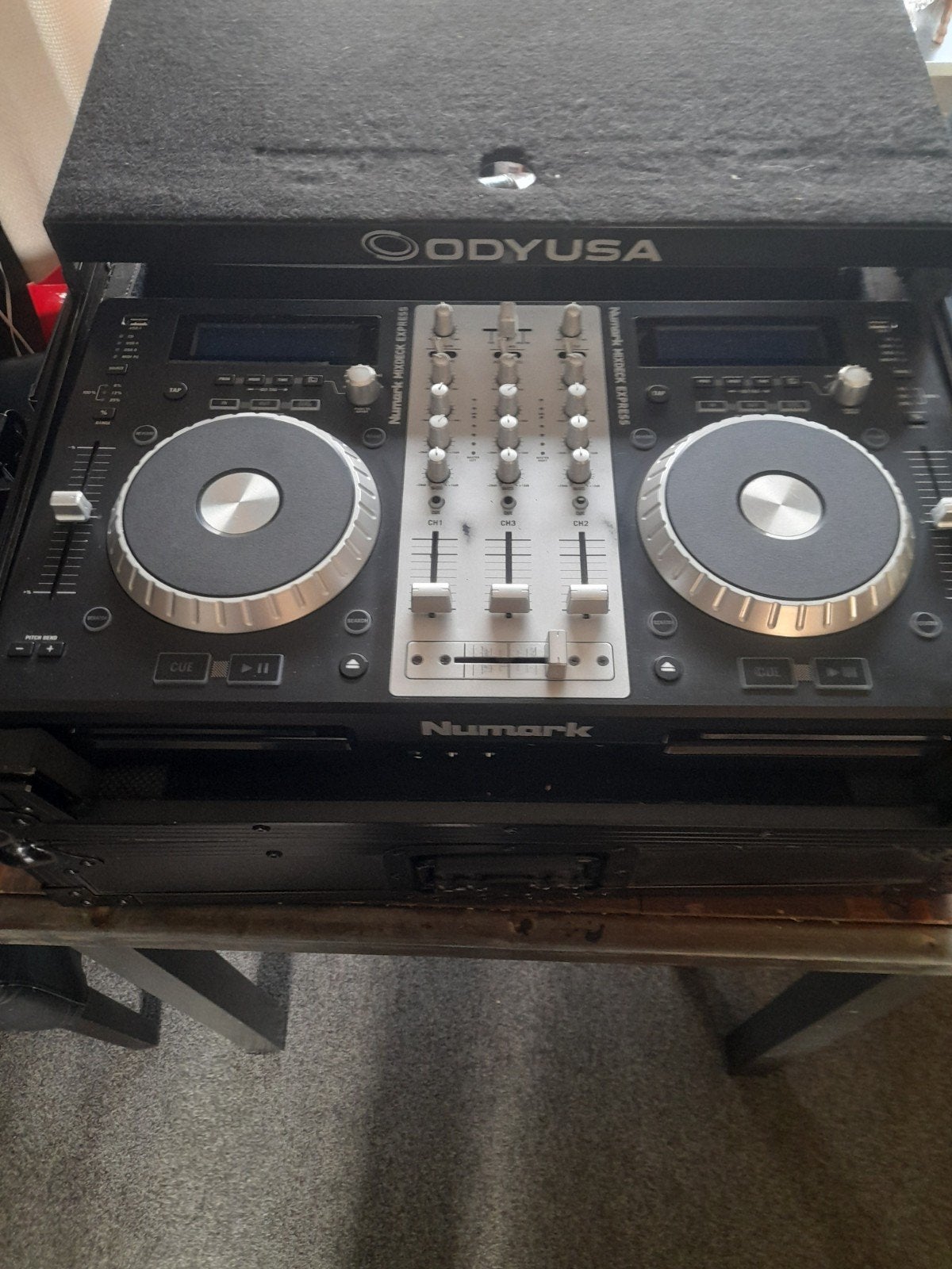 Numark Mixdeck Express DJ-set met Odysusa flightcase, Ophalen of Verzenden, Gebruikt, Dj-set, Numark