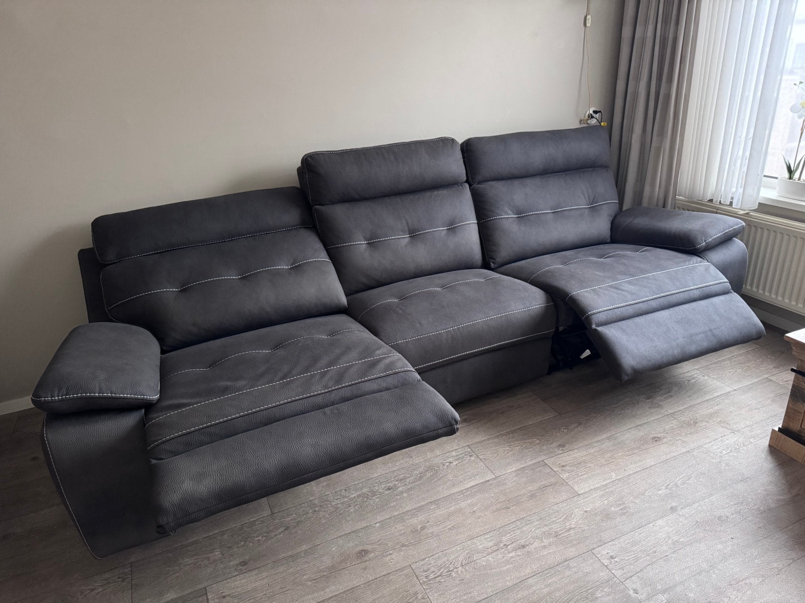 Grote 3 zits met elektrische delen - seats and sofas, Ophalen, Zo goed als nieuw