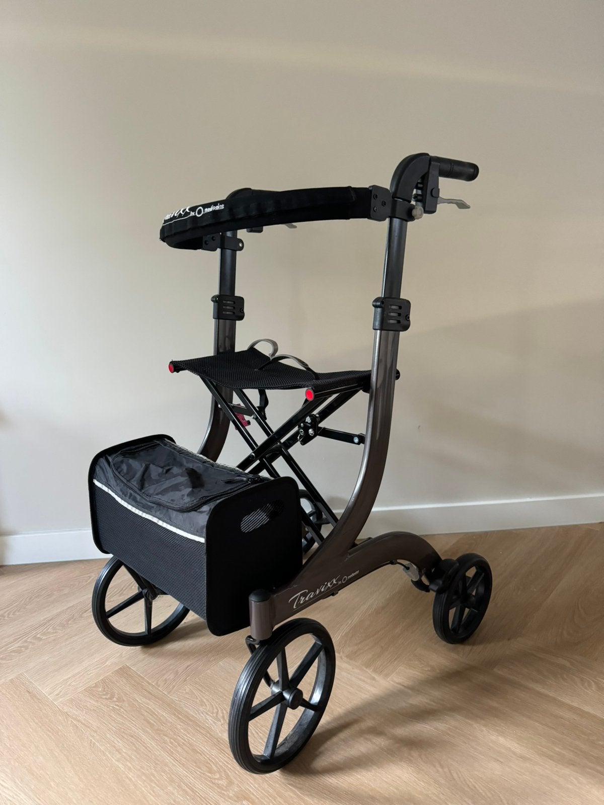 Rollator Travixx Classic M mokka 2021, Diversen, Ophalen, Lichtgewicht, Gebruikt