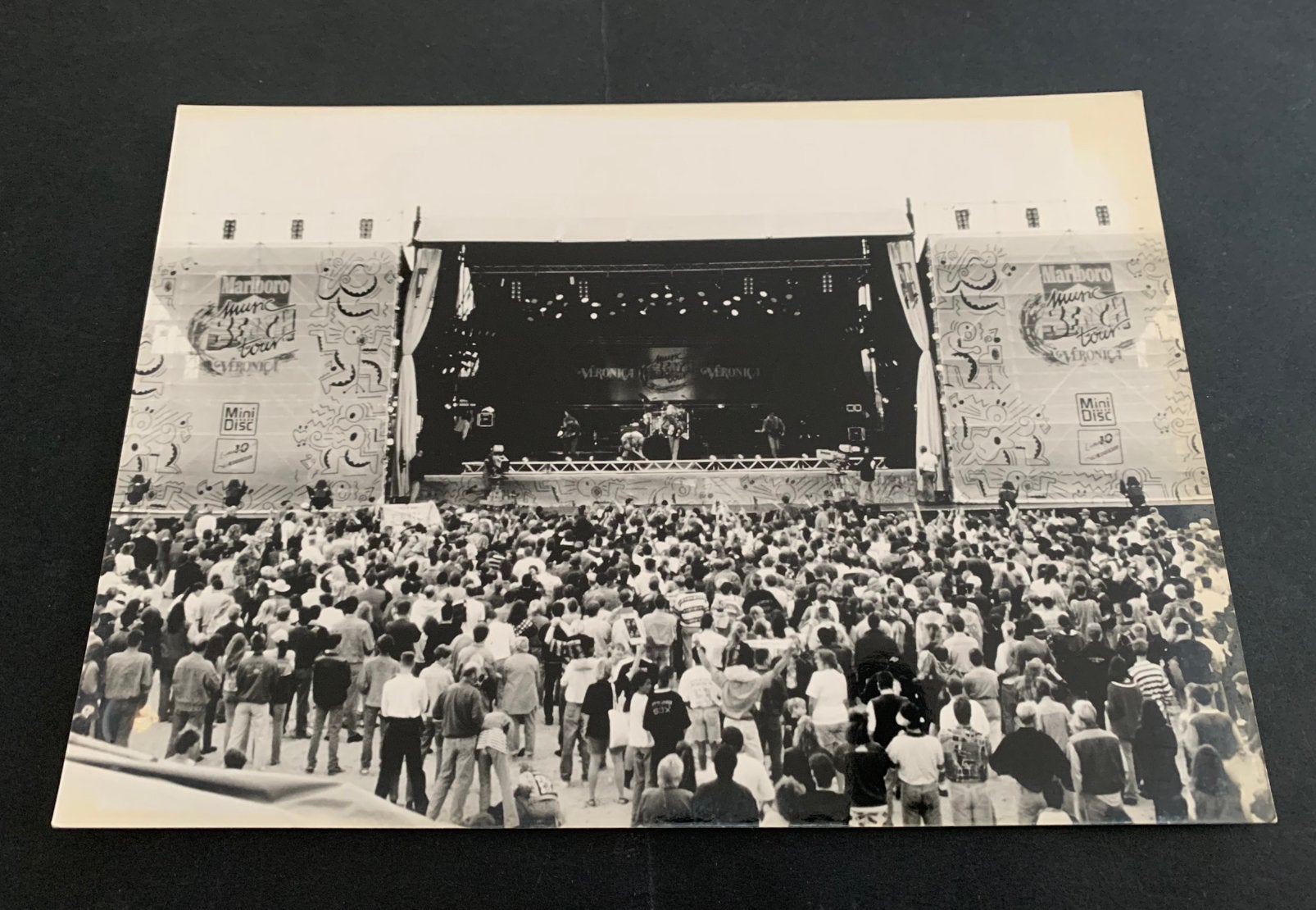 Foto Podium Veronica Music Beach Tour, Verzamelen, Foto's en Prenten, Verzenden, 1980 tot heden, Zo goed als nieuw, Foto