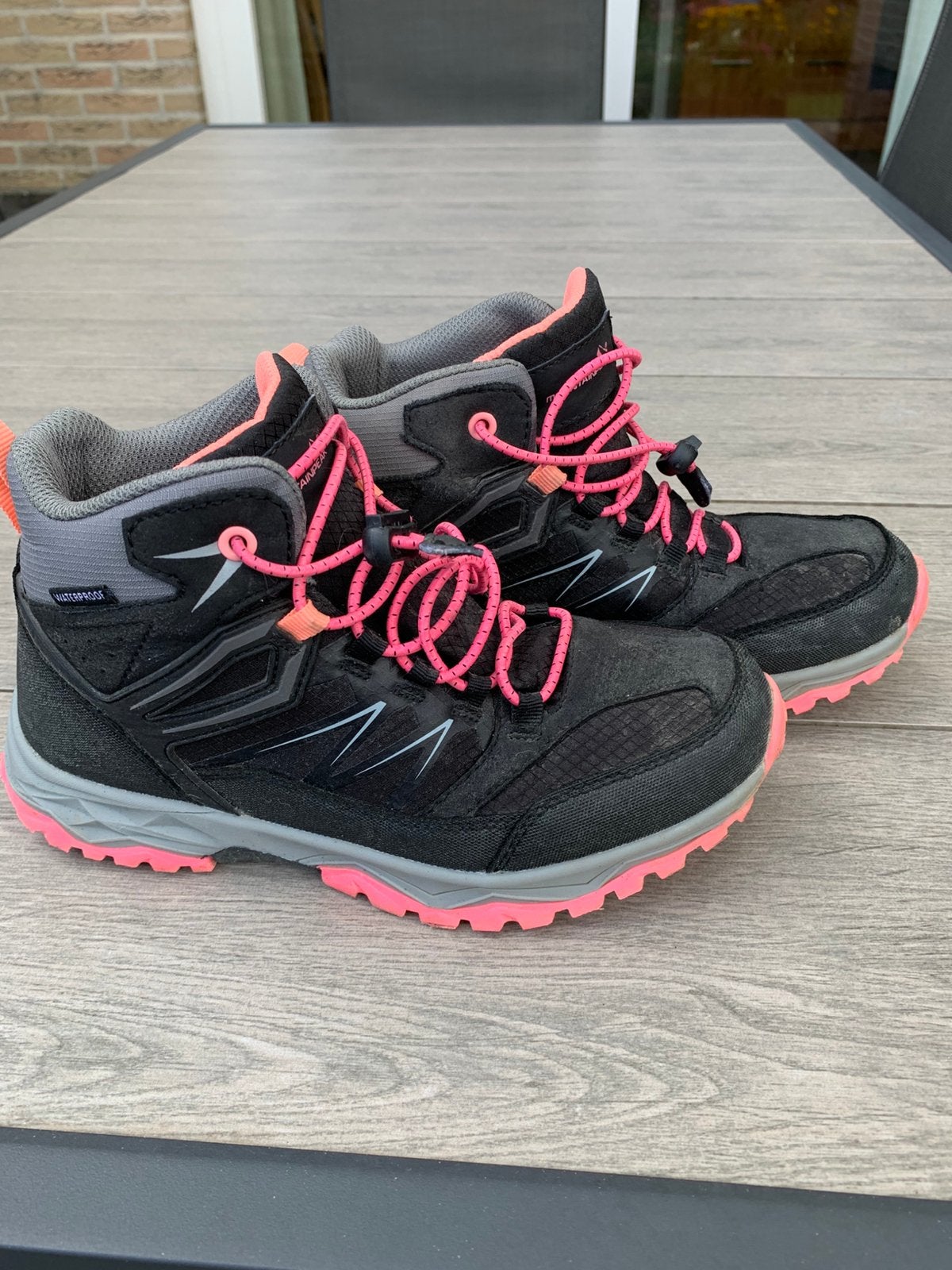 Bergschoenen roze meisje maat 35, Sport en Fitness, Bergsport en Wandelen, Ophalen of Verzenden, Zo goed als nieuw, Schoenen